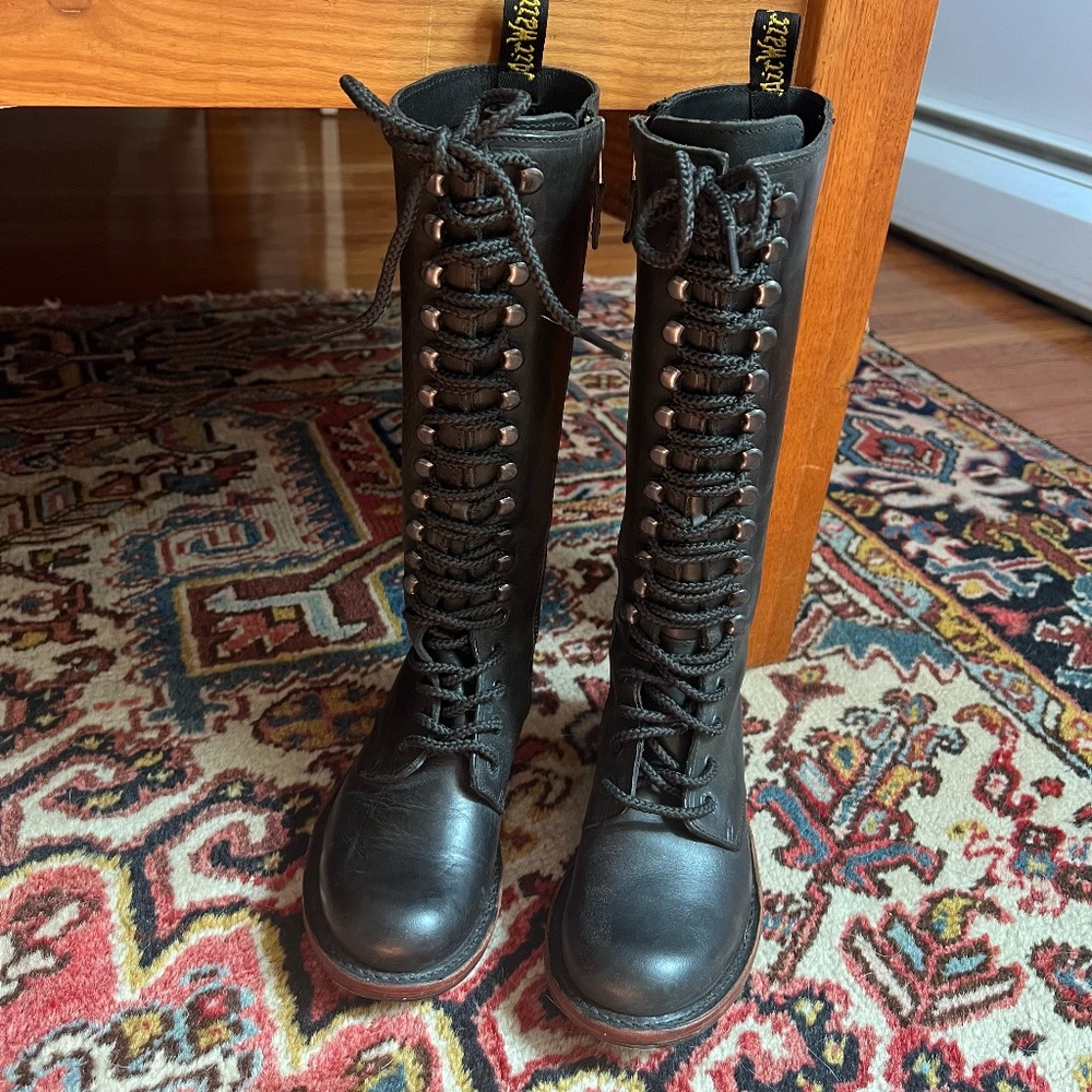 Doc Martens 11634  17 Eye Lace Up Boots Vintage